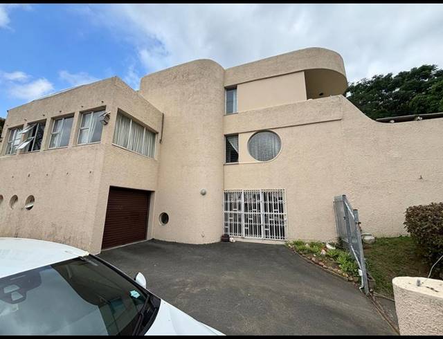 4 BEDROOM HOUSE FOR SALE IN RESERVOIR HILLS